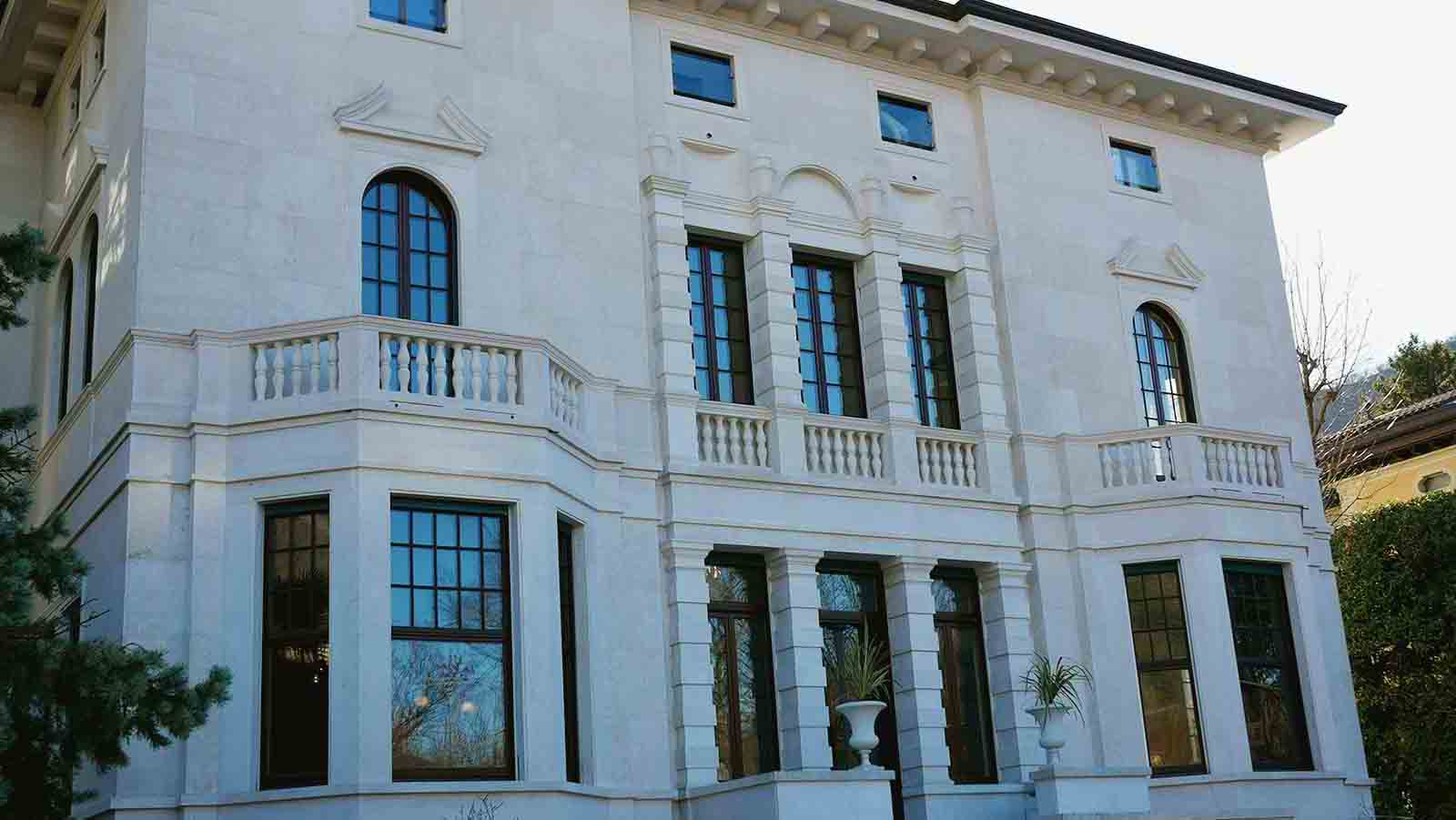 Casa Bianca Como: A Contemporary Art Collection in the Heart of the Lake