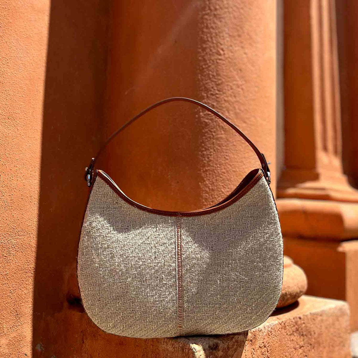 Olmo Hobo Jute and Leather