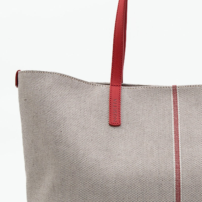 The ribbon detail